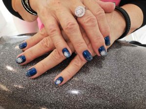 Galerie Nailart Blau mit Sternen